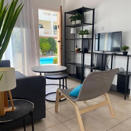 Beautiful One Bed Apartment In Пафос Екстериор снимка