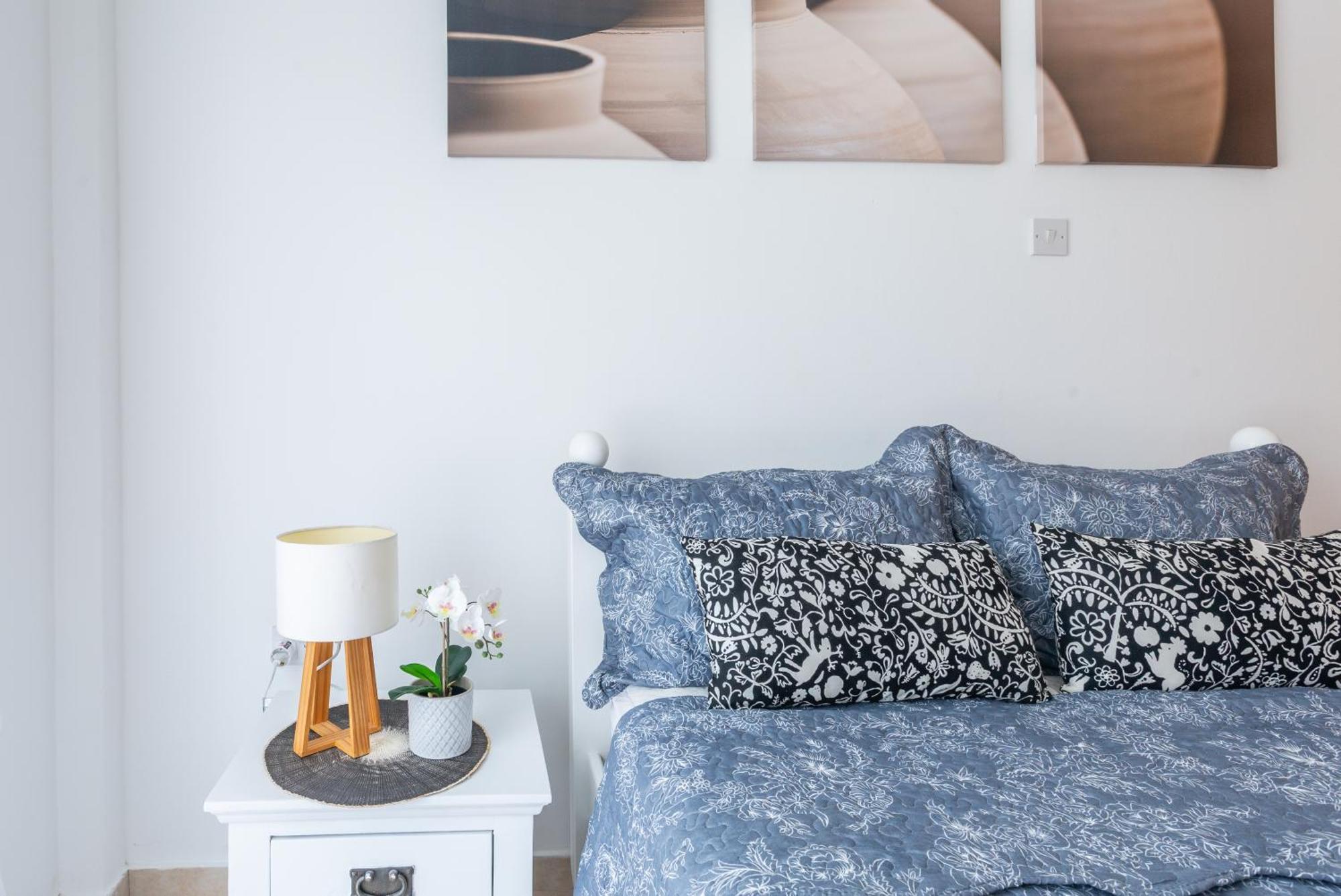 Beautiful One Bed Apartment In Пафос Екстериор снимка